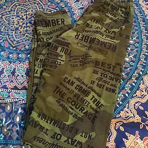 Agnes and dora camo leggibs buttery soft